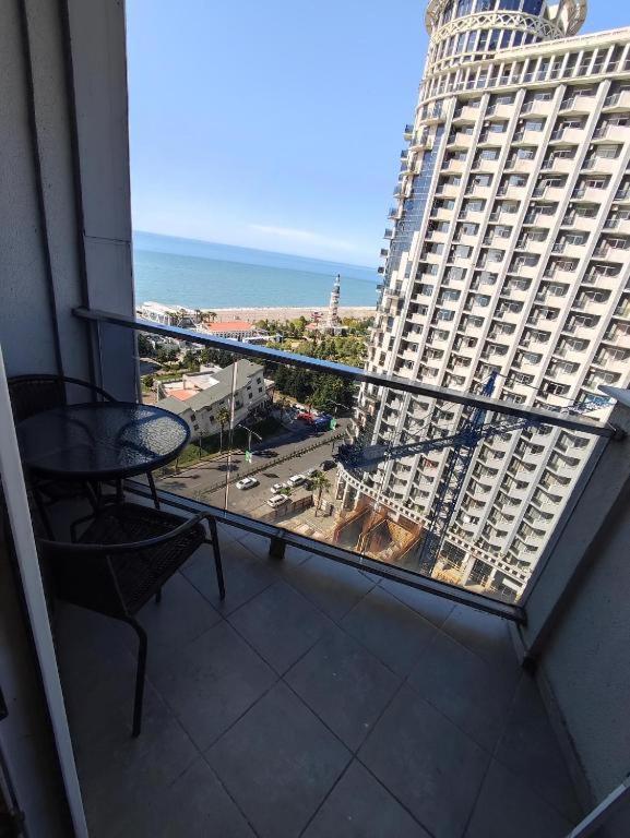 באטומי Apartment On Sherif Khimshiashvili Street 15B מראה חיצוני תמונה